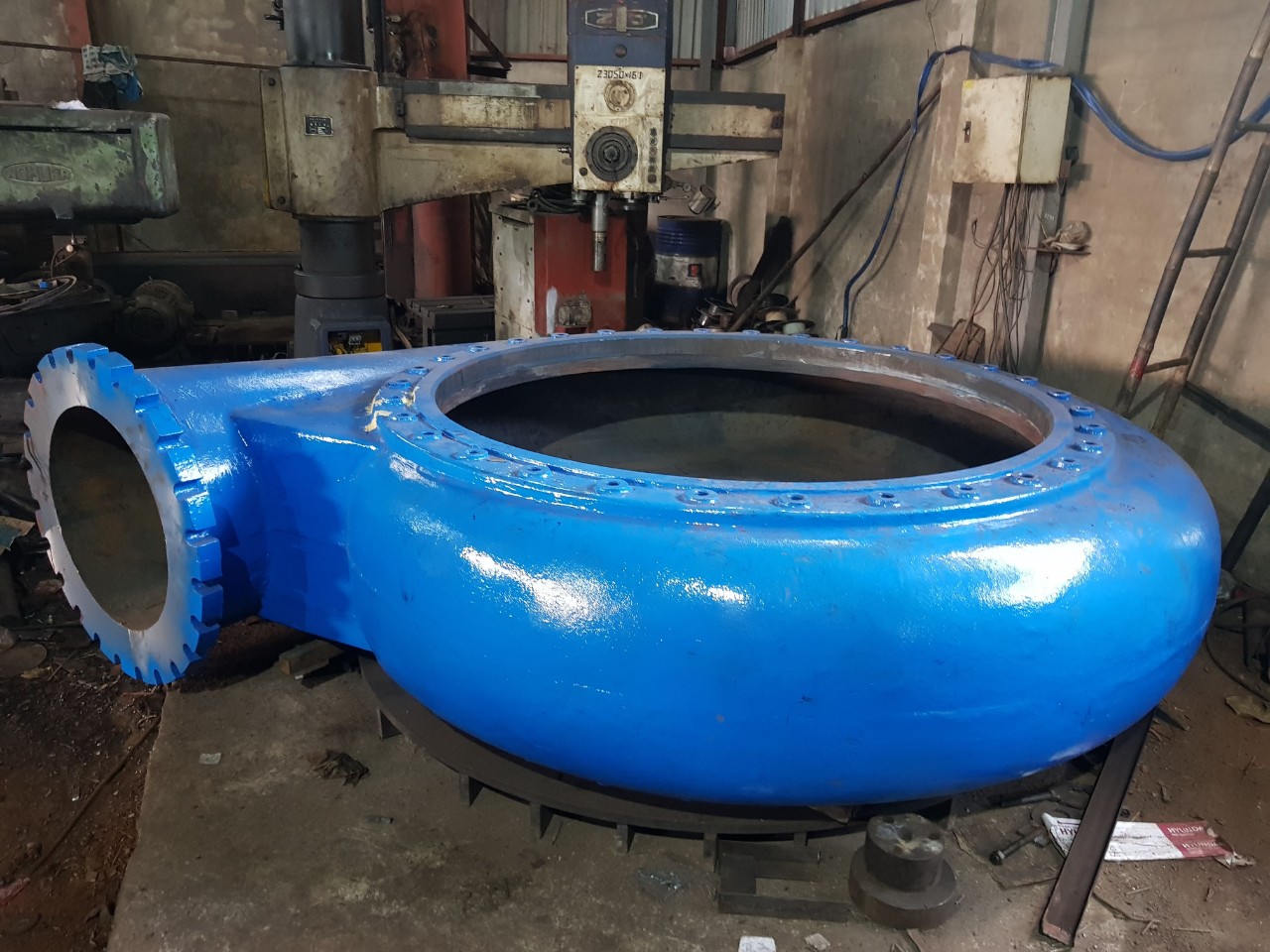 Chế tạo mới vỏ bơm (vỏ sò) của thiết bị bơm nạo vét đường thủy