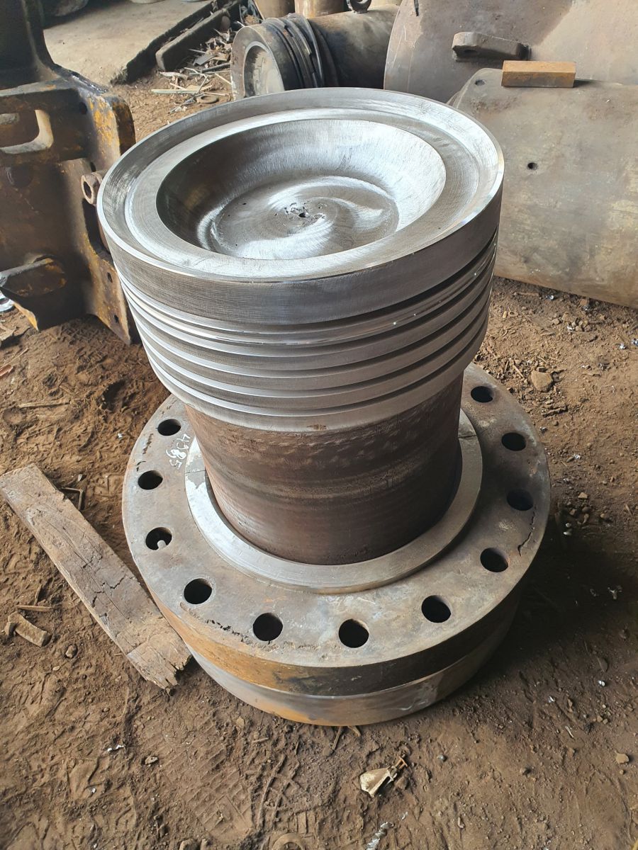 Phục hồi nòng xilanh D25 và chế tạo đe K35